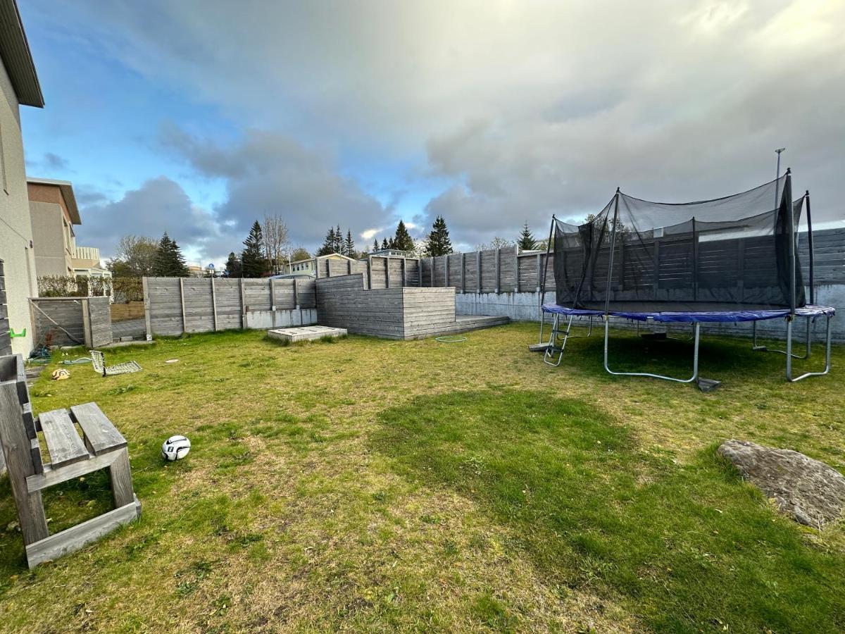 Spacious And Family Friendly Apartment In Kopavogur Ρέυκιαβικ Εξωτερικό φωτογραφία